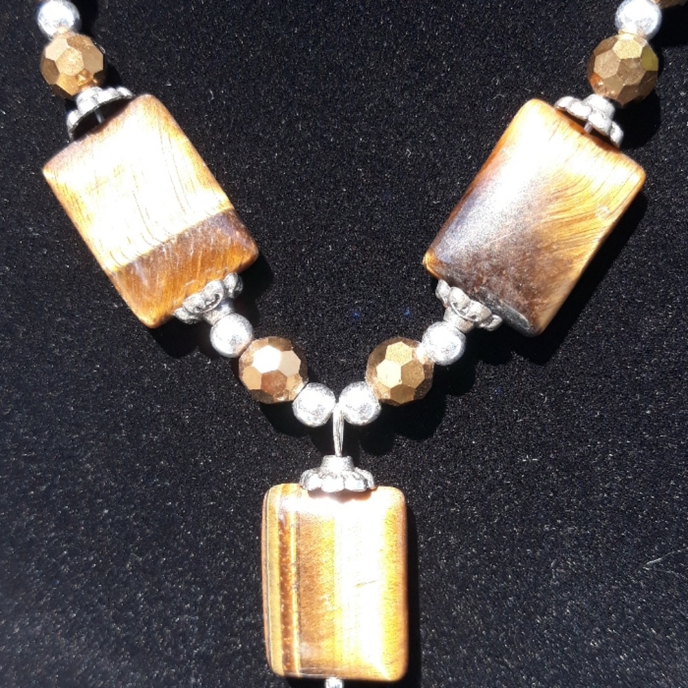 🆕️NWOT Cat's-eye hand beaded necklace - Picture 3 of 7